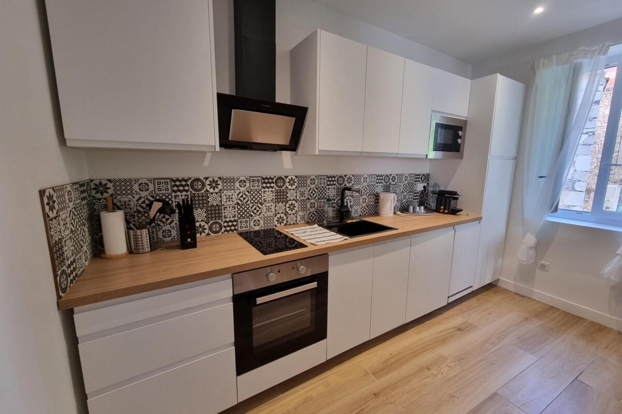 06An - Beautiful Apartment In The Heart Of Old Антиб Екстериор снимка