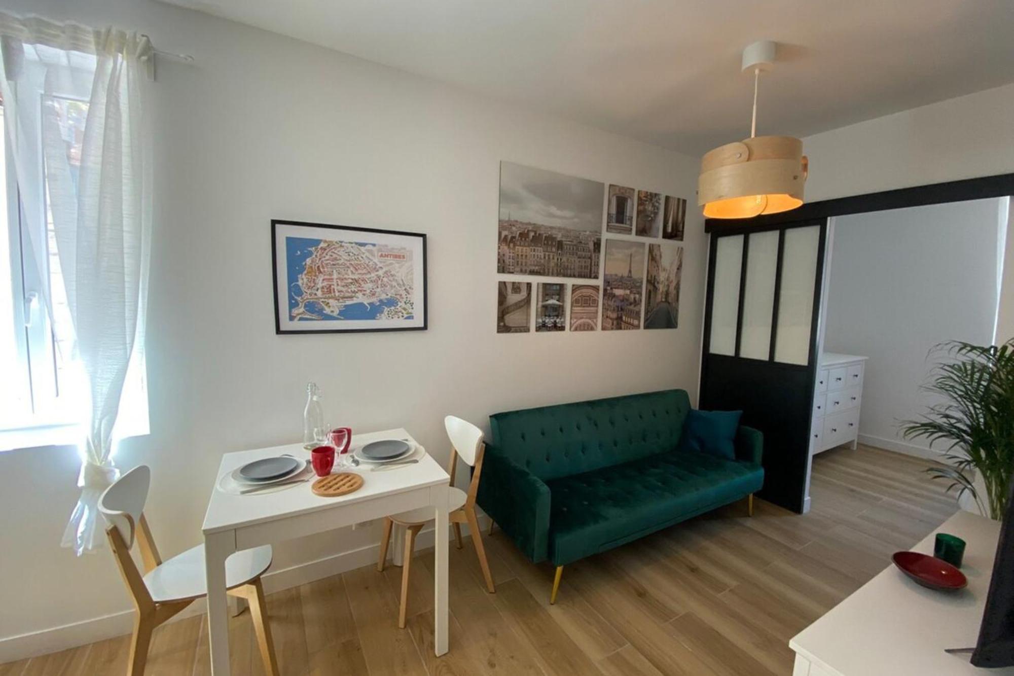 06An - Beautiful Apartment In The Heart Of Old Антиб Екстериор снимка